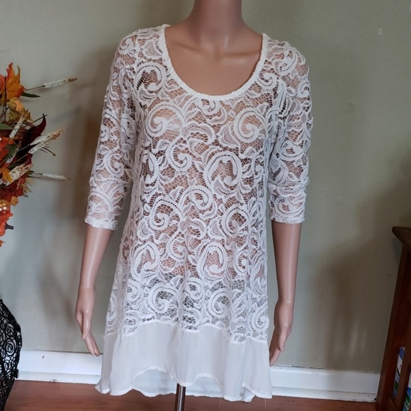 Maurices Other - NEW white crochet lace sheer trim swimsuit cover